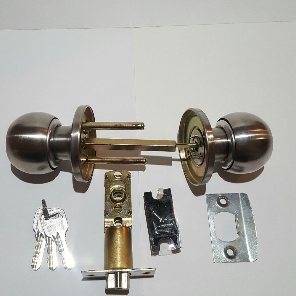 Knobset Door